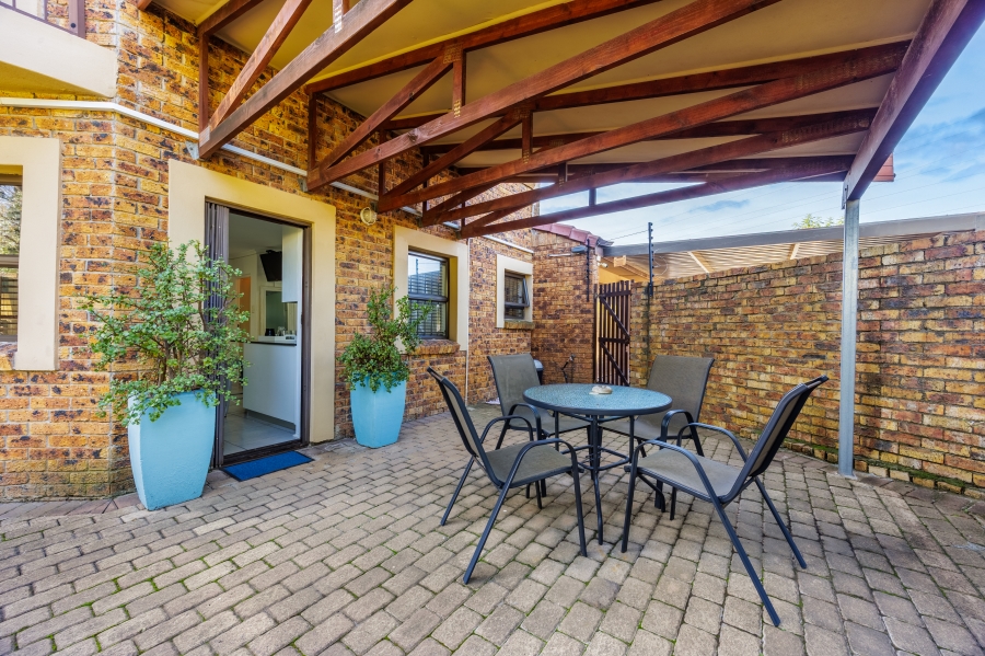 7 Bedroom Property for Sale in Eversdal Heights Western Cape